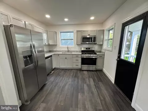 Kitchen - 8019 Outing Ave, Pasadena, MD 21122 photo 1 of 2