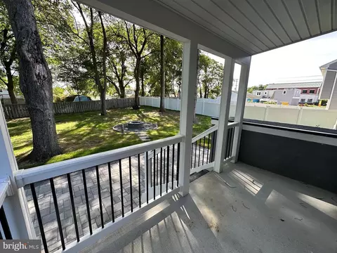 Exterior - 8019 Outing Ave, Pasadena, MD 21122 photo 4 of 4