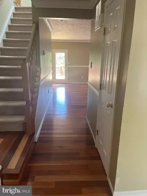 604 Quaker Ridge Ct, Arnold, MD 21012 photo 2