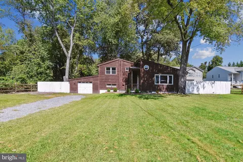 350 Gaylor Rd, Glen Burnie, MD 21060