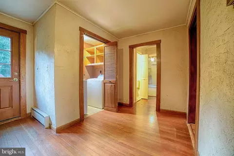 Entry Way - 49 Slama Rd, Edgewater, MD 21037 photo 2 of 3