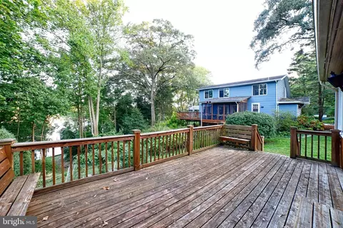 Exterior - 49 Slama Rd, Edgewater, MD 21037 photo 4 of 7