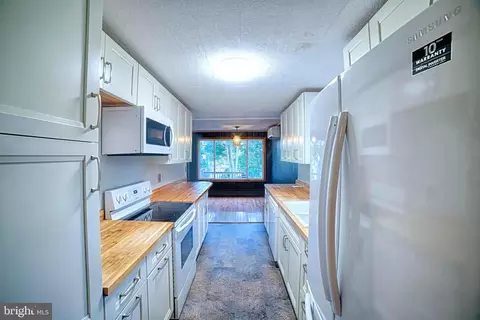 Kitchen - 49 Slama Rd, Edgewater, MD 21037 photo 1 of 2