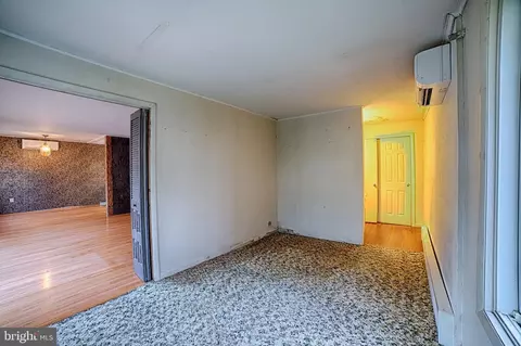 Living - 49 Slama Rd, Edgewater, MD 21037 photo 5 of 5