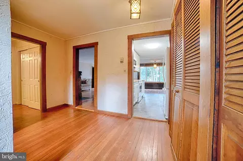 Entry Way - 49 Slama Rd, Edgewater, MD 21037 photo 1 of 3