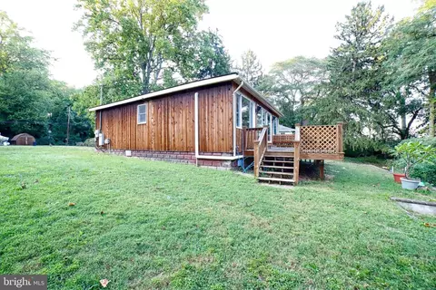 Exterior - 49 Slama Rd, Edgewater, MD 21037 photo 2 of 7