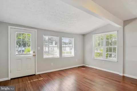 Living - 1605 Oldtown Rd, Edgewater, MD 21037 photo 1 of 4
