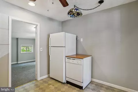 Entry Way - 1605 Oldtown Rd, Edgewater, MD 21037 photo 2 of 2