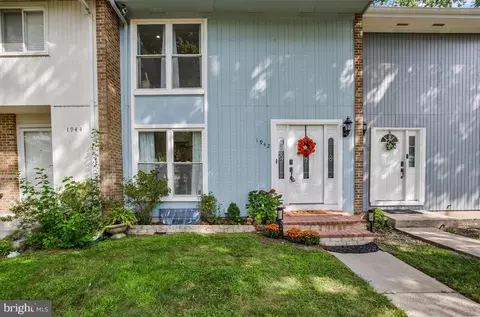 1942 Cambridge Dr, Crofton, MD 21114