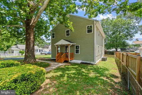891 Alfred Dr, Pasadena, MD 21122