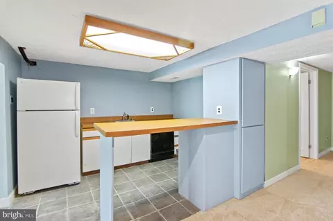 Kitchen - 840 Harbor View Ter, Annapolis, MD 21409 photo 3 of 3