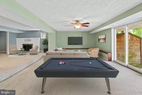 Living - 840 Harbor View Ter, Annapolis, MD 21409 photo 3 of 4
