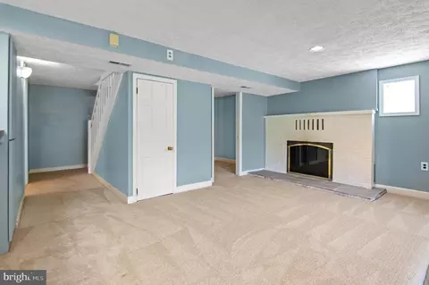 Living - 840 Harbor View Ter, Annapolis, MD 21409 photo 2 of 4