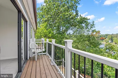 Exterior - 840 Harbor View Ter, Annapolis, MD 21409 photo 3 of 4