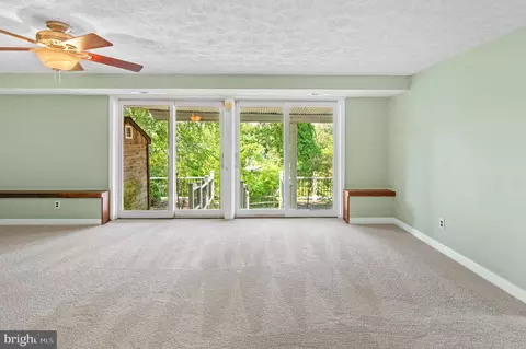 Living - 840 Harbor View Ter, Annapolis, MD 21409 photo 4 of 4