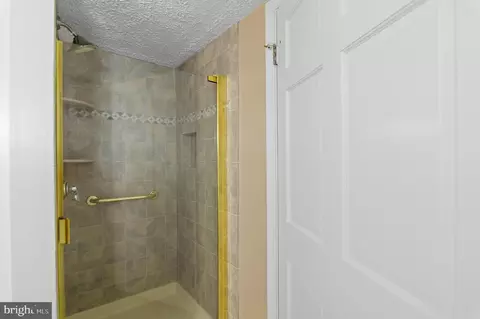 Bath - 840 Harbor View Ter, Annapolis, MD 21409 photo 2 of 2