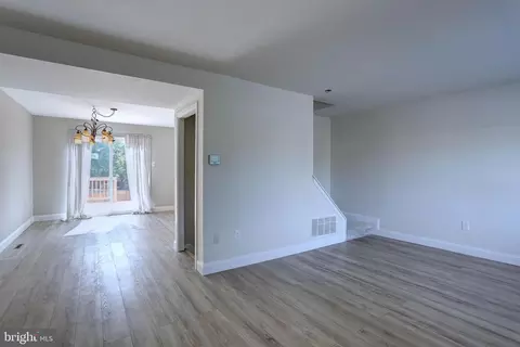 Living - 1056 Salem Harbour, Pasadena, MD 21122 photo 2 of 2