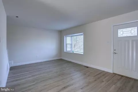 Living - 1056 Salem Harbour, Pasadena, MD 21122 photo 1 of 2
