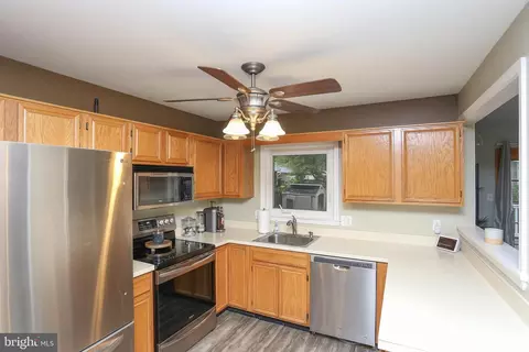 8062 Mayer Ave, Pasadena, MD 21122 photo 12