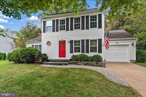 242 Poe Ct, Severna Park, MD 21146