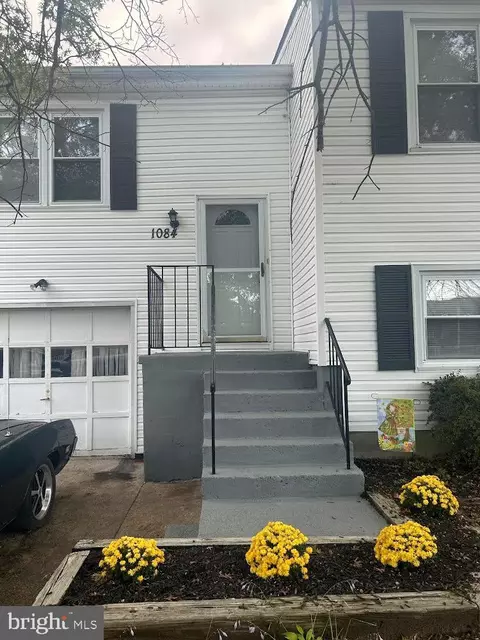 1084 Woodlawn Ave, Pasadena, MD 21122