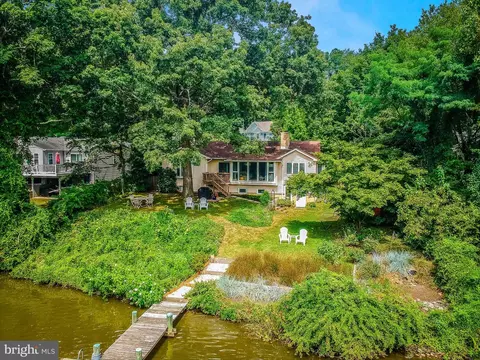 989 Hillendale Dr, Annapolis, MD 21409