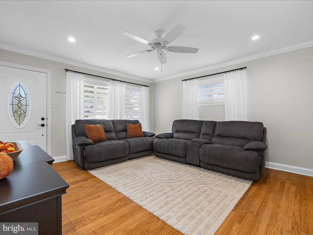 8420 Spring Rd, Pasadena, MD 21122 photo 7