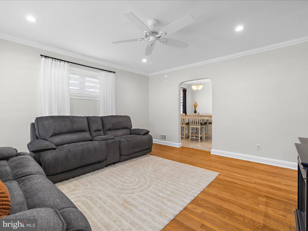 8420 Spring Rd, Pasadena, MD 21122 photo 8