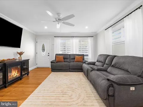 8420 Spring Rd, Pasadena, MD 21122 photo 6