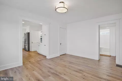 Entry Way - 308 Locust Ave, Annapolis, MD 21401 photo 5 of 13