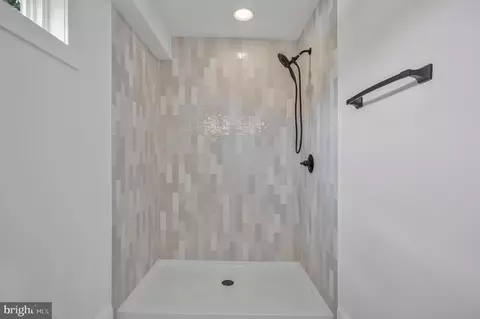 Bath - 308 Locust Ave, Annapolis, MD 21401 photo 2 of 3