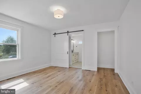 Entry Way - 308 Locust Ave, Annapolis, MD 21401 photo 12 of 13