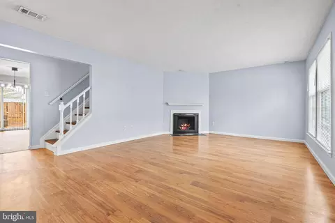 Living - 1715 Gaffney Ct, Crofton, MD 21114 photo 2 of 5