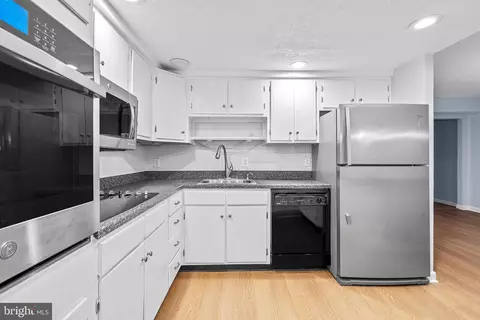 Kitchen - 1715 Gaffney Ct, Crofton, MD 21114 photo 2 of 2