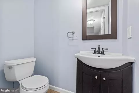 Bath - 1715 Gaffney Ct, Crofton, MD 21114 photo 1 of 2