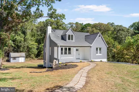 8055 Long Hill Rd, Pasadena, MD 21122