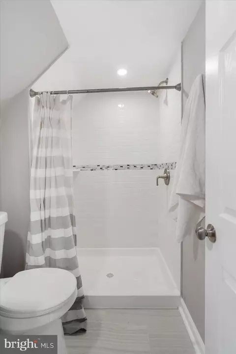 8055 Long Hill Rd, Pasadena, MD 21122 photo 23
