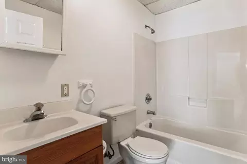 Bath - 819 205th St, Pasadena, MD 21122 photo 2 of 2