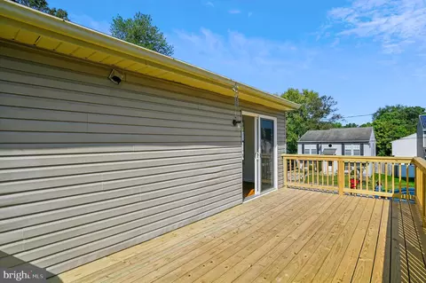 Exterior - 819 205th St, Pasadena, MD 21122 photo 2 of 3