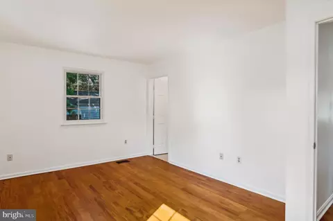 Bedroom - 819 205th St, Pasadena, MD 21122 photo 4 of 7