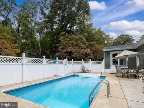 Exterior - 8165 Old Mill Rd, Pasadena, MD 21122 photo 7 of 12