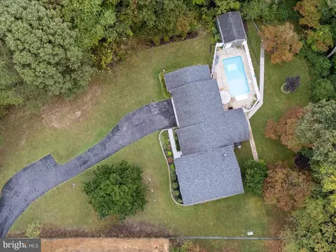 View/Area - 8165 Old Mill Rd, Pasadena, MD 21122 photo 7 of 9