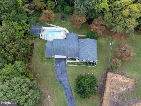 View/Area - 8165 Old Mill Rd, Pasadena, MD 21122 photo 2 of 9
