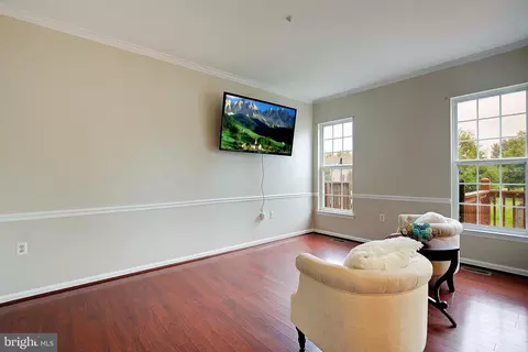 Living - 2520 Selkirk Ct, Crofton, MD 21114 photo 2 of 4