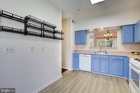 Kitchen - 2520 Selkirk Ct, Crofton, MD 21114 photo 3 of 4