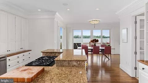 700 S River Landing Rd, Edgewater, MD 21037 photo 4