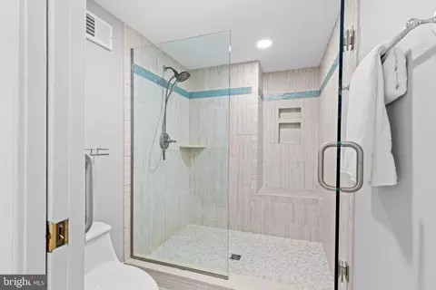 Bath - 1016 Boucher Avenue Ct, Annapolis, MD 21403 photo 2 of 4