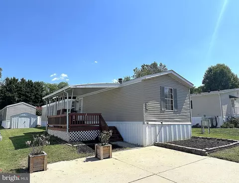 453 Sarah Anne Dr, Lothian, MD 20711