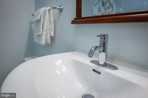 Bath - 8469 Kenton Rd, Pasadena, MD 21122 photo 10 of 12