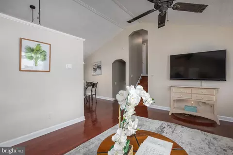 Entry Way - 8469 Kenton Rd, Pasadena, MD 21122 photo 1 of 7